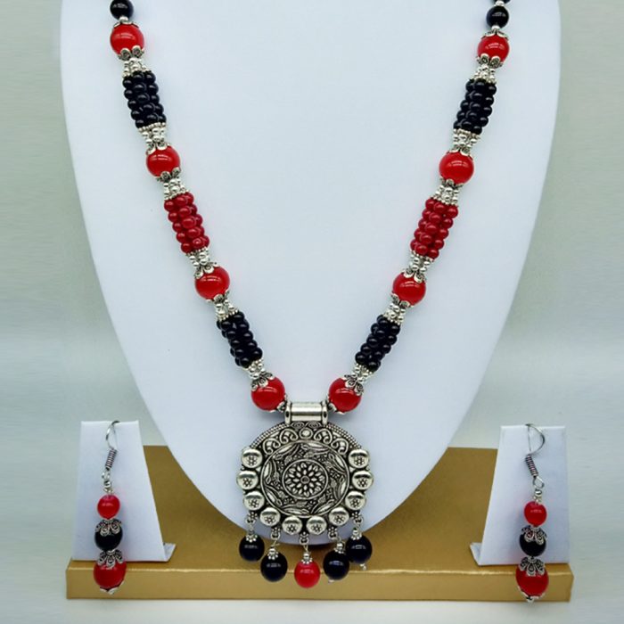Oxidized Red and Black Beads Necklace Set - Image 4